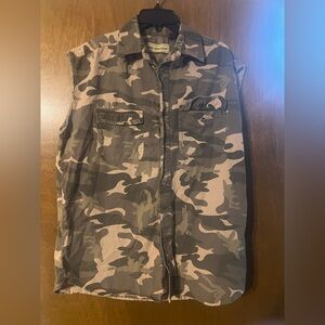 Bit & Bridle Men's Camo Sleeveless Vest